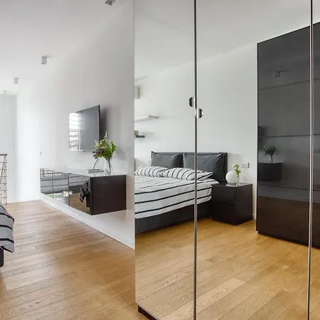 Just Urban - Spacious And Bright Loft - Fondazione Prada Apartment *